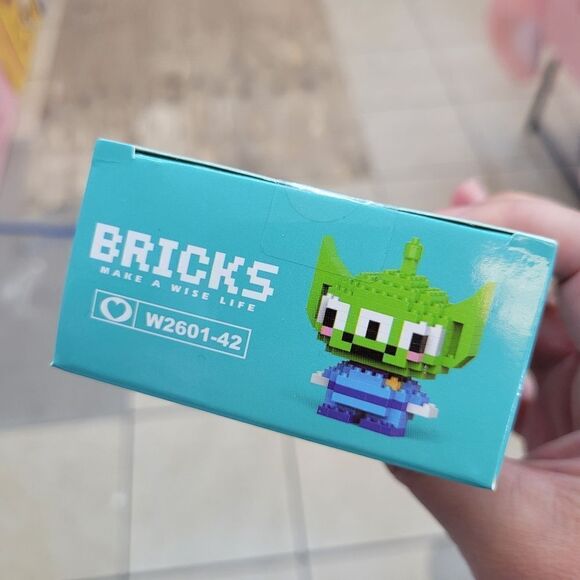 Brand New Allien Toy Story Bricks Lego Figure - Picture 4 of 5